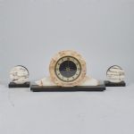 673097 Table clock an..